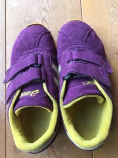 yam様専用   asics  キッズ kids スニーカー  18cmのサムネイル