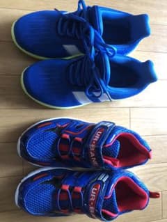 スニーカーのサムネイル