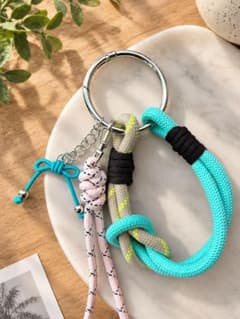パラコード バッグチャーム キーホルダー　じゃらじゃらキーホルダーのサムネイル