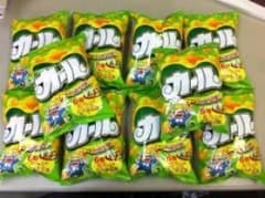 ★新品・未開封　明治　カール　チーズ　10袋　送料無料★のサムネイル