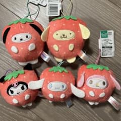 新品タグ付　サンリオ ポムポムプリン、クロミ他フルーツきぐるみマスコット いちご