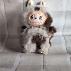 ラブブぬいぐるみのサムネイル
