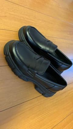 ZARA マキシソールローファーのサムネイル