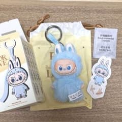 POPMART THE MONSTERS ラブブ イニシャル K 水色のサムネイル