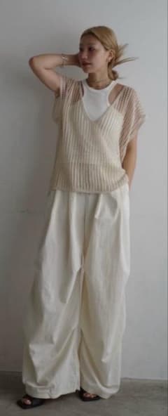 新品♡しまむら hideka コラボ ボリュームパンツ 白 Mのサムネイル