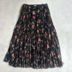 美品♡レッドヴァレンティノ ロングスカート プリーツ シフォン 花 総柄 黒 美品♡レッドヴァレンティノ ロングスカート プリーツ シフォン 花 総