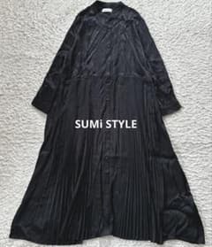 スミ　スタイル　ピーコック柄ランダムプリーツワンピース　ブラック　黒 美品 スミスタイル ピーコック柄ランダムプリーツワンピース 黒 - メルカリ