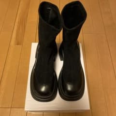 新品箱付き！SHEIN厚底ソックスブーツのサムネイル