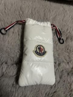 Moncler 白 モンクレール スマホ ポーチ サコッシュ バッグ ダウン生地 Moncler 白 モンクレール スマホ ポーチ サコッシュ バッグ ダウン生地