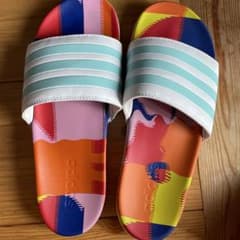 adidas マルチカラー ビーチサンダルのサムネイル