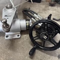 UNIKAS 油圧式 オービットロール＆R型舵取機 シリンダー付きのサムネイル