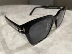 TOM FORD ブラック サングラス ケース付きのサムネイル