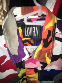 ELVIRAのサムネイル