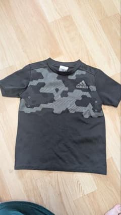 adidas Tシャツ 130サイズ　速乾のサムネイル