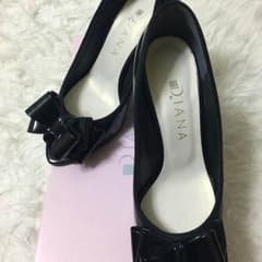 ダイアナ 黒パンプスのサムネイル