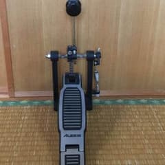 【値下げ可能】ALESIS電子ドラム  キックペダルのサムネイル