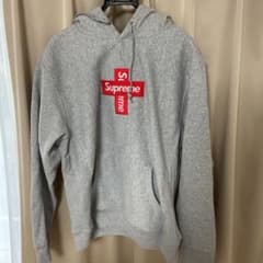 お値下げ承ります！Supreme パーカーのサムネイル