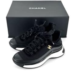CHANEL シャネル レザースニーカー ココマーク マトラッセエンボス 