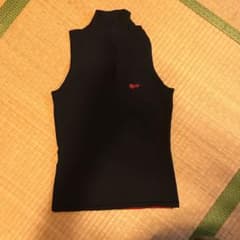ビビアンタム ノースリーブ トップス 赤/黒のサムネイル