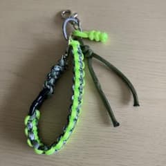 パラコード　ストラップ ハンドメイド　蛍光グリーン&柄