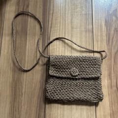 ハンドメイド ブラウン編み物サコッシュ 約14×17㎝のサムネイル