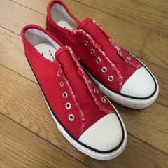 スニーカーのサムネイル