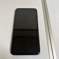 Apple iPhone 7 Plus 本体 ブラック32GBのサムネイル