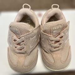 new-b ピンク スニーカー　12.5㎝のサムネイル