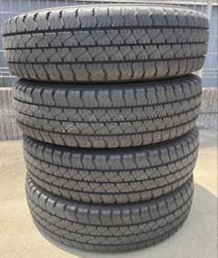 ①グッドイヤー 195/80R15 107/105N LT 4本セットのうち2本 - メルカリ