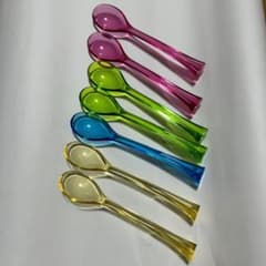 カラフルプラスチックスプーン7本セット - メルカリ