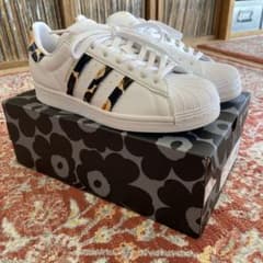 <値下げ>新品未使用adidas marimekko SUPERSTAR Wのサムネイル