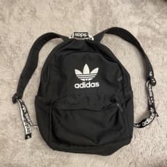 【値下げ中】adidas 黒 リュック・バックパックのサムネイル