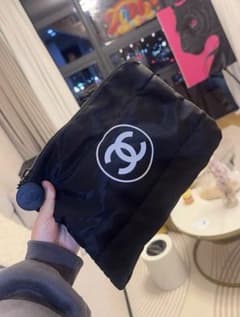 CHANEL ナイロンポーチ ブラック当日発送 - メルカリ