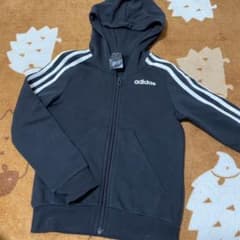 adidas アディダス パーカー　130cmのサムネイル