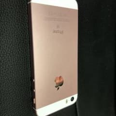 iPhone SE Rose Gold 64 GB auのサムネイル