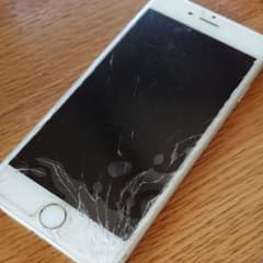 iPhone6  画面割れ有り 値下げのサムネイル