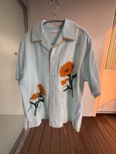 CAMPHOR WOOD 花柄刺繍 オープンカラー 半袖シャツ サックスブルーのサムネイル