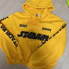 H&Mパーカージャスティンビーバーコラボのサムネイル