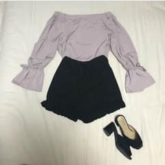 美品 オフショルブラウスのサムネイル