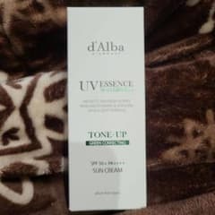 d'Alba UV ESSENCE WATERFUL+ 톤업 선크림