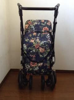 座れるシルバーカー・オアシス・ゴブラン調花柄のサムネイル