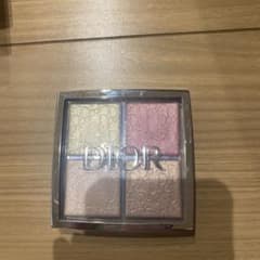 Dior バックステージ　フェイスグロウパレット　004 ハイライトパウダーのサムネイル
