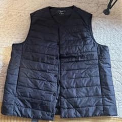 UNIQLO WARM PADDED ダウンベスト Lサイズのサムネイル
