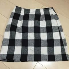 evelyn ❤︎ 秋冬 台形チェックスカートのサムネイル