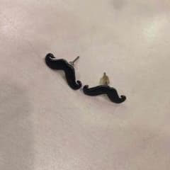 ひげピアスのサムネイル