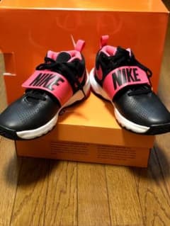 NIKE スニーカーのサムネイル