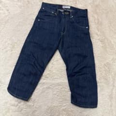 リーバイス　デニム七分丈パンツ　サイズMのサムネイル