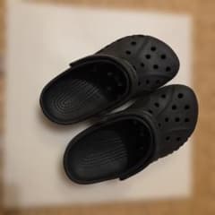 Crocs キッズ サンダル ブラックのサムネイル