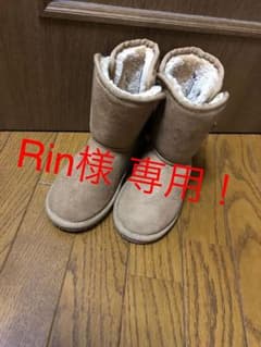 ムートンブーツのサムネイル