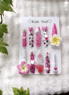 キッズネイルチップ ロング ピンク レオパ コギャル おしゃれしたい日に♡のサムネイル